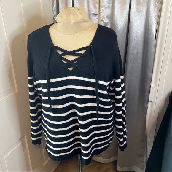 Calvin Klein Sweaters - ✨calvin klein striped pullover sweater✨